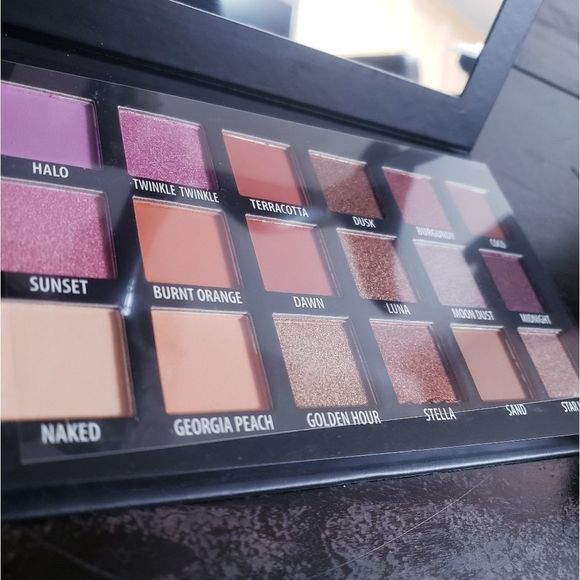 🌟HOSTPICK🌟KAB Cosmetics Day+Night Eyeshadow pallet - Picture 6 of 11